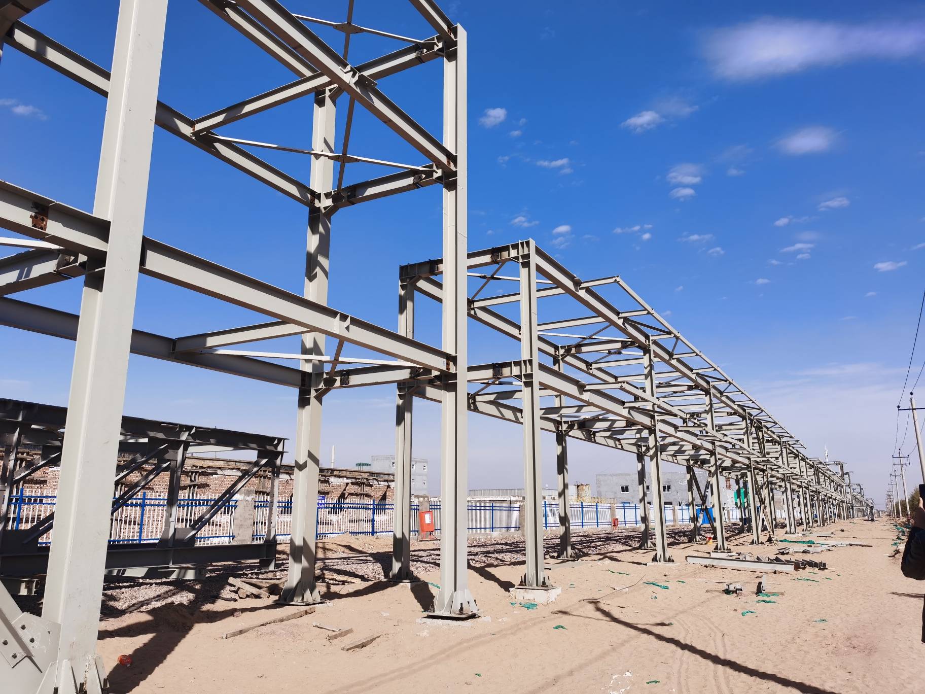 環(huán)氧富鋅底漆+環(huán)氧云鐵中間漆鋼結(jié)構(gòu)案例